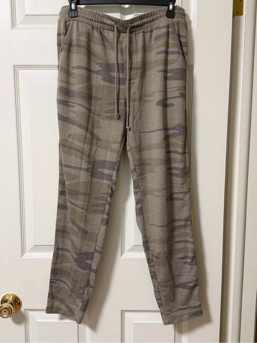NEW Women’s Z Supply Camo Sporty Jogger Pant sz M